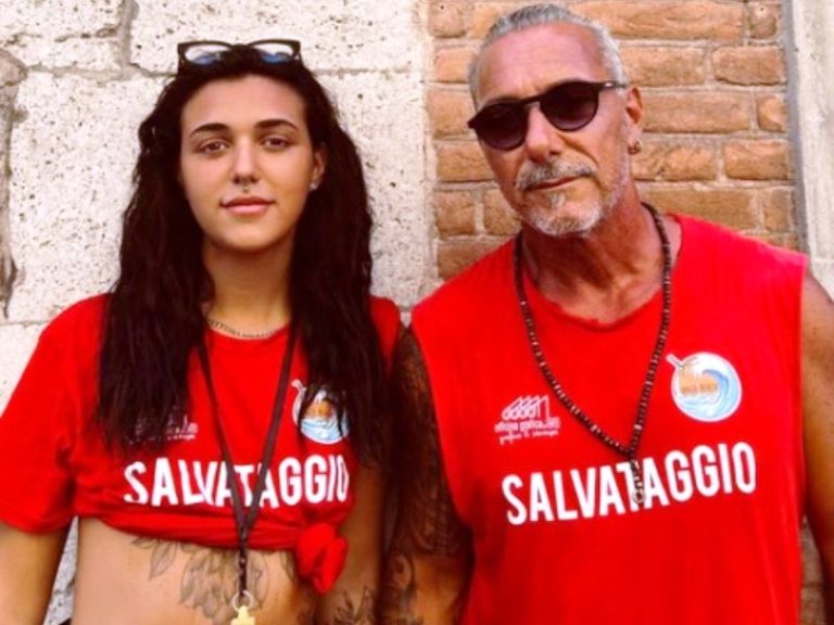 Tirrenia, padre e figlia bagnini SNS salvano 6 persone